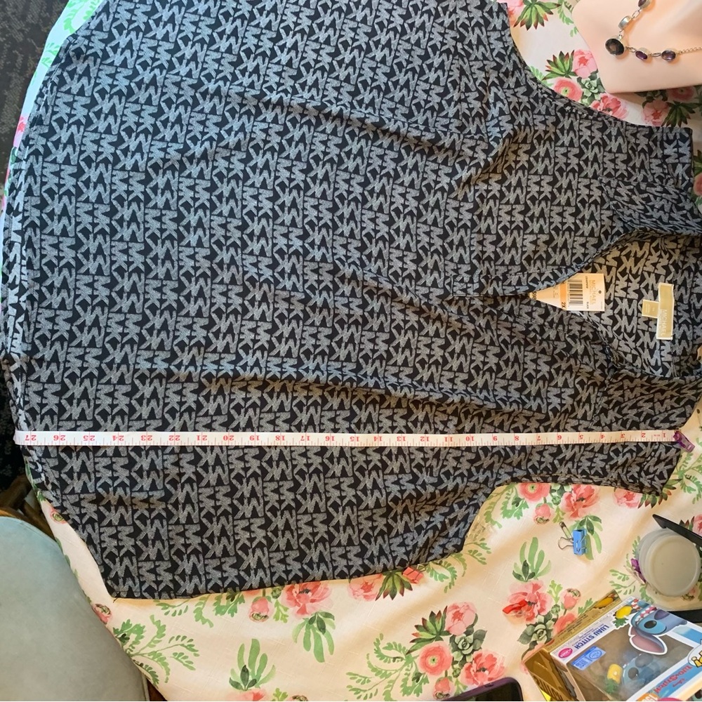 ❤️Price Drop❤️MICHAEL Michael Kors Black and Gray Logo Blouse - Picture 12 of 14
